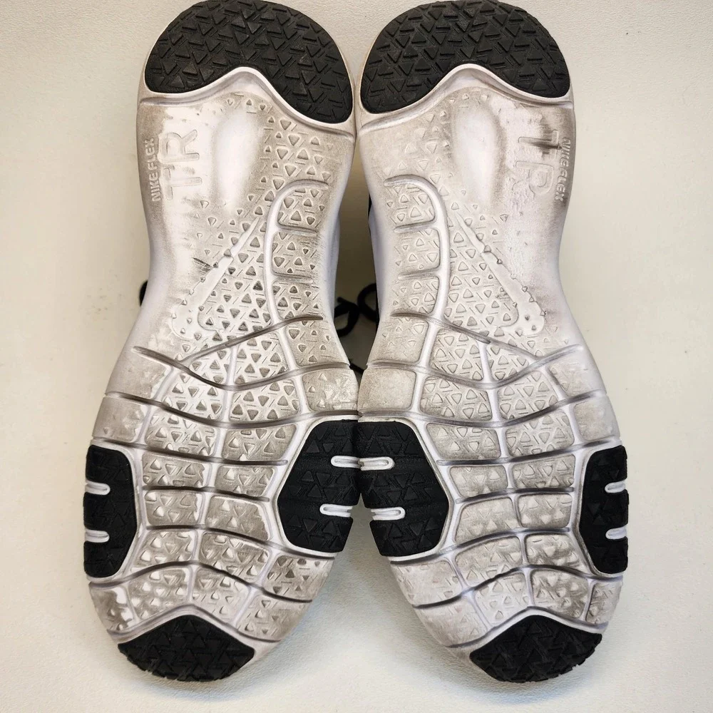 Mens Size 8 Nike Flexmethod TR BQ3063-008 Athletic Running Sneakers